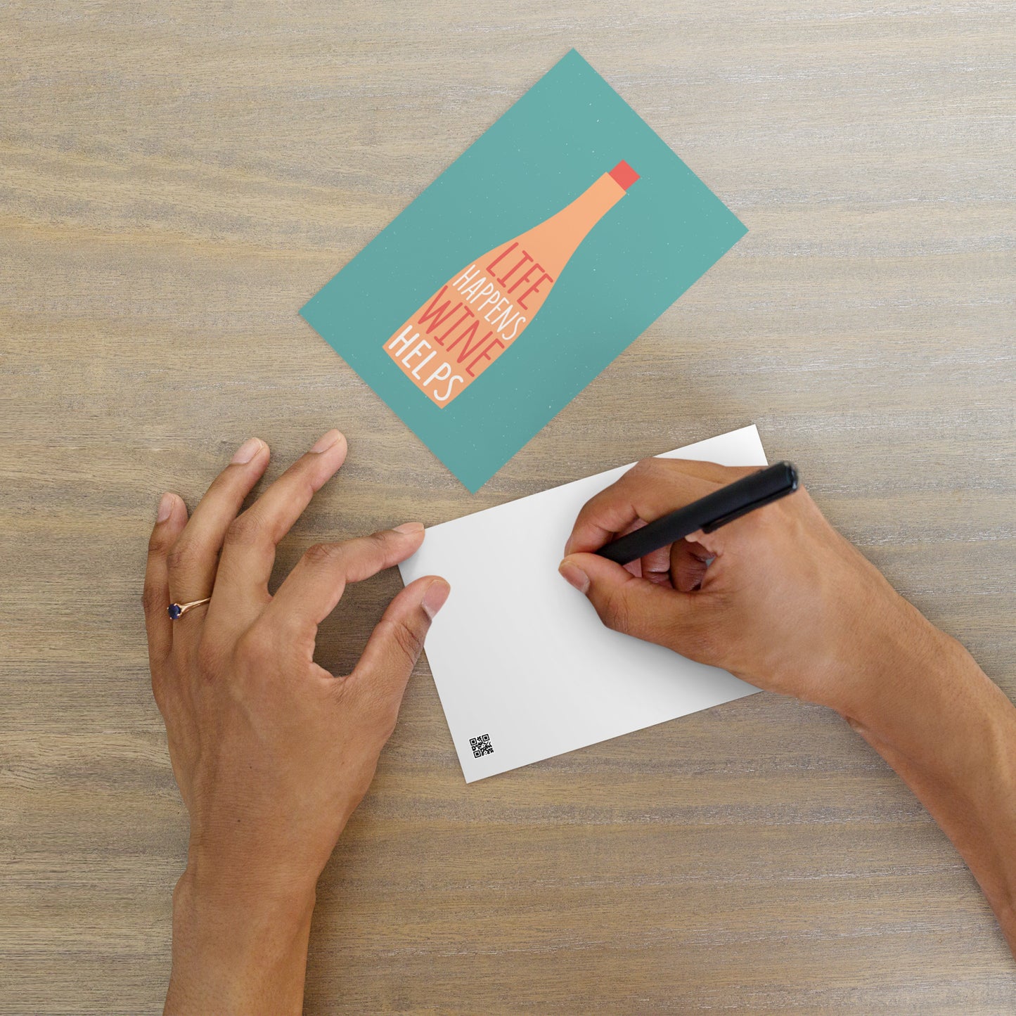 Postkarte - Life happens wine helps -